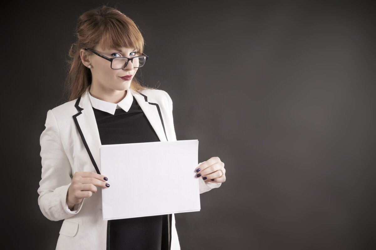 Cómo usar Inteligencia Artificial para crear anuncios y diseños que venden en 15 minutos